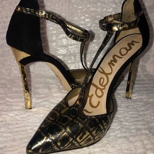 Sam Edelman Black & Gold T-Strap w/ Gold Heel
